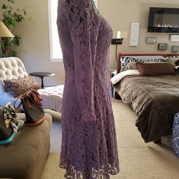 Fitted Lace Dress in Dusty Mauve - Picture 3 of 12